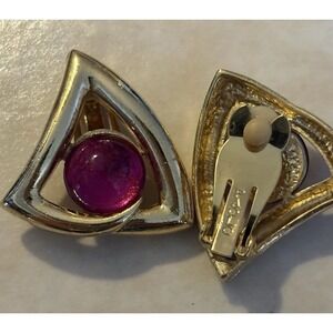 Vintage Paolo Gucci Gold-Tone Clip On Earrings w Red Oval Cabochon Mod, Glam